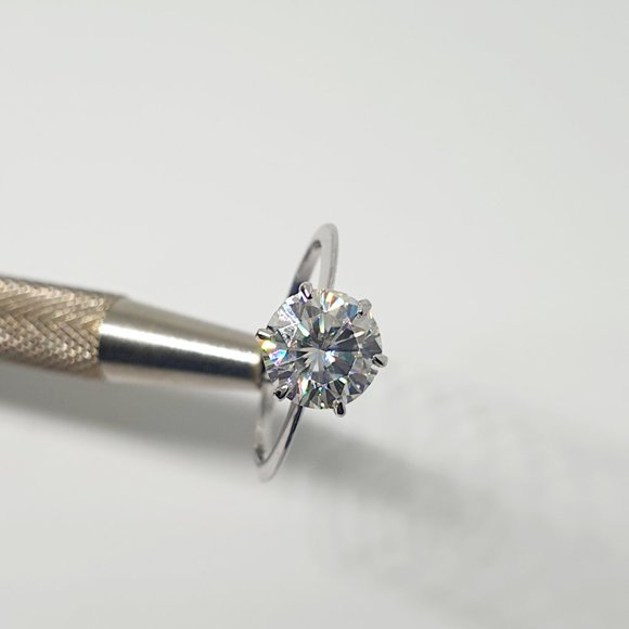 1.50Ct -7.5MM Round Moissanite  Ring In 14k Gold - Picture 7 of 7